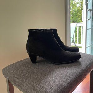 Vintage Designer Booties (Chocolate Brown)